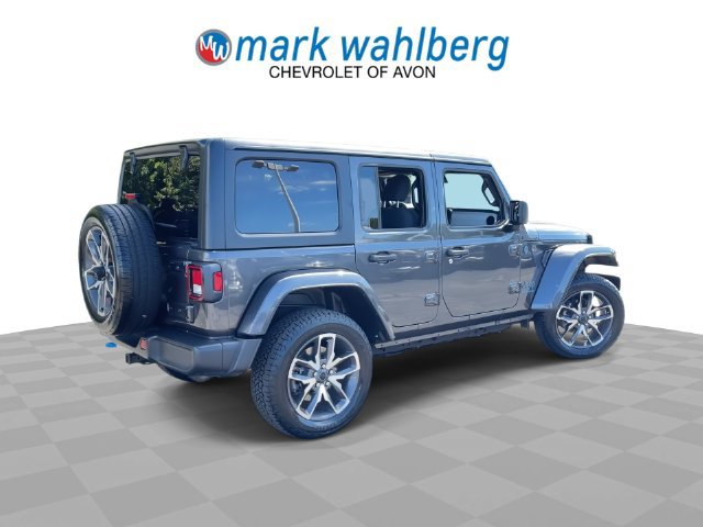 Used 2024 Jeep Wrangler Unlimited w/ Convenience Group AWD/4WD image 8