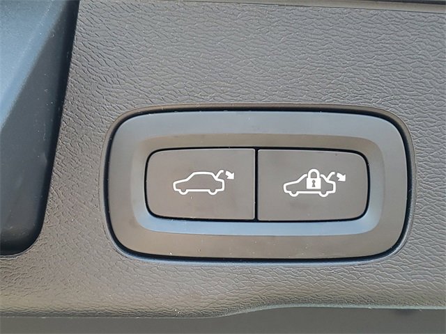 Used 2023 Volvo XC60 T8 Core w/ Climate Package image 11