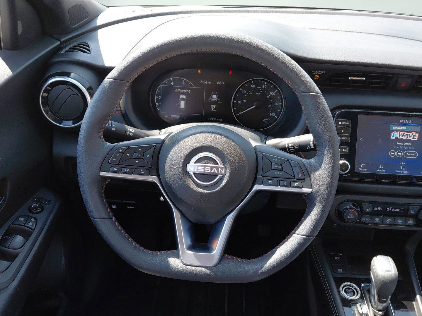 Used 2023 Nissan Kicks SR w/ SR Premium Package FWD image 27