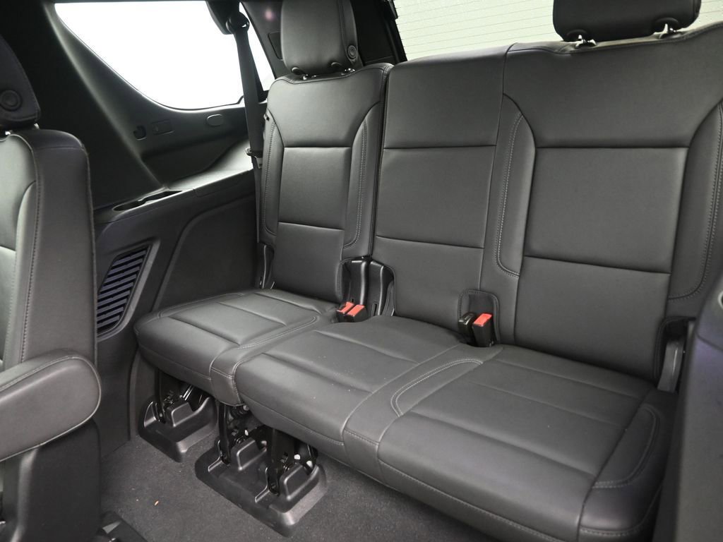 Used 2022 Chevrolet Tahoe LT w/ Luxury Package image 12