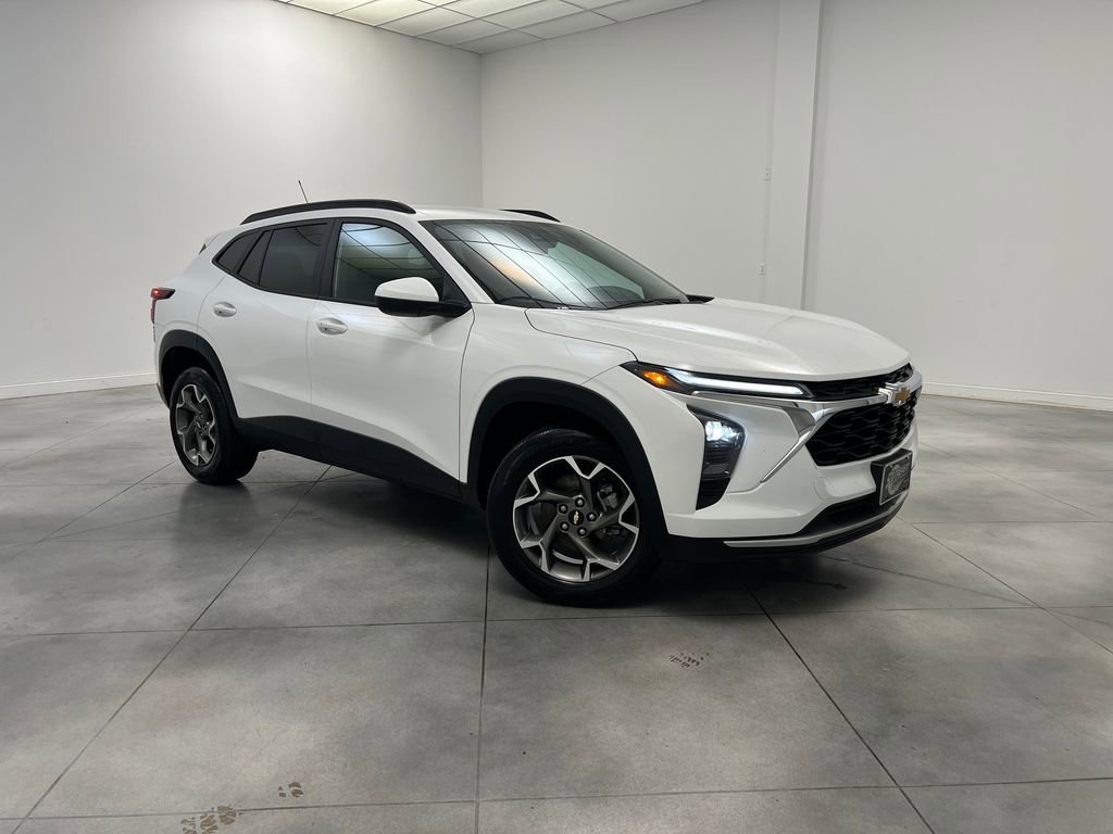 Used 2025 Chevrolet Trax LT w/ LT Convenience Package