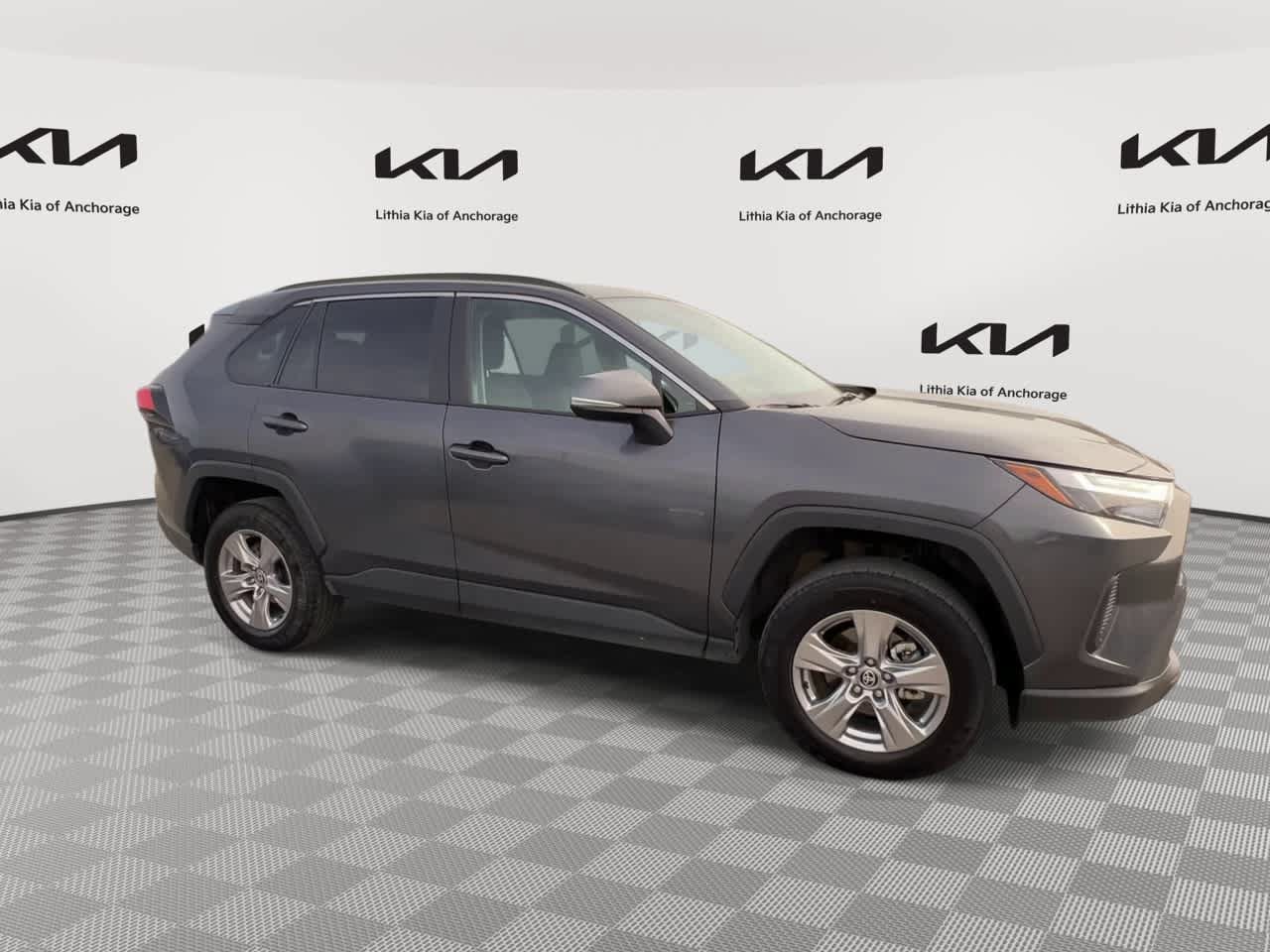 Used 2025 Toyota RAV4 XLE AWD/4WD image 9