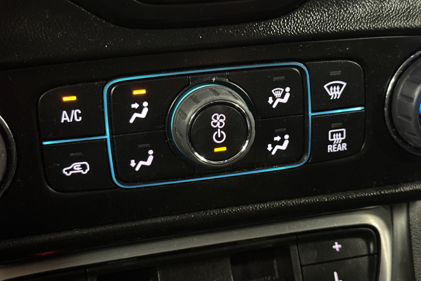 Used 2022 GMC Terrain SLE w/ Driver Convenience Package FWD image 31