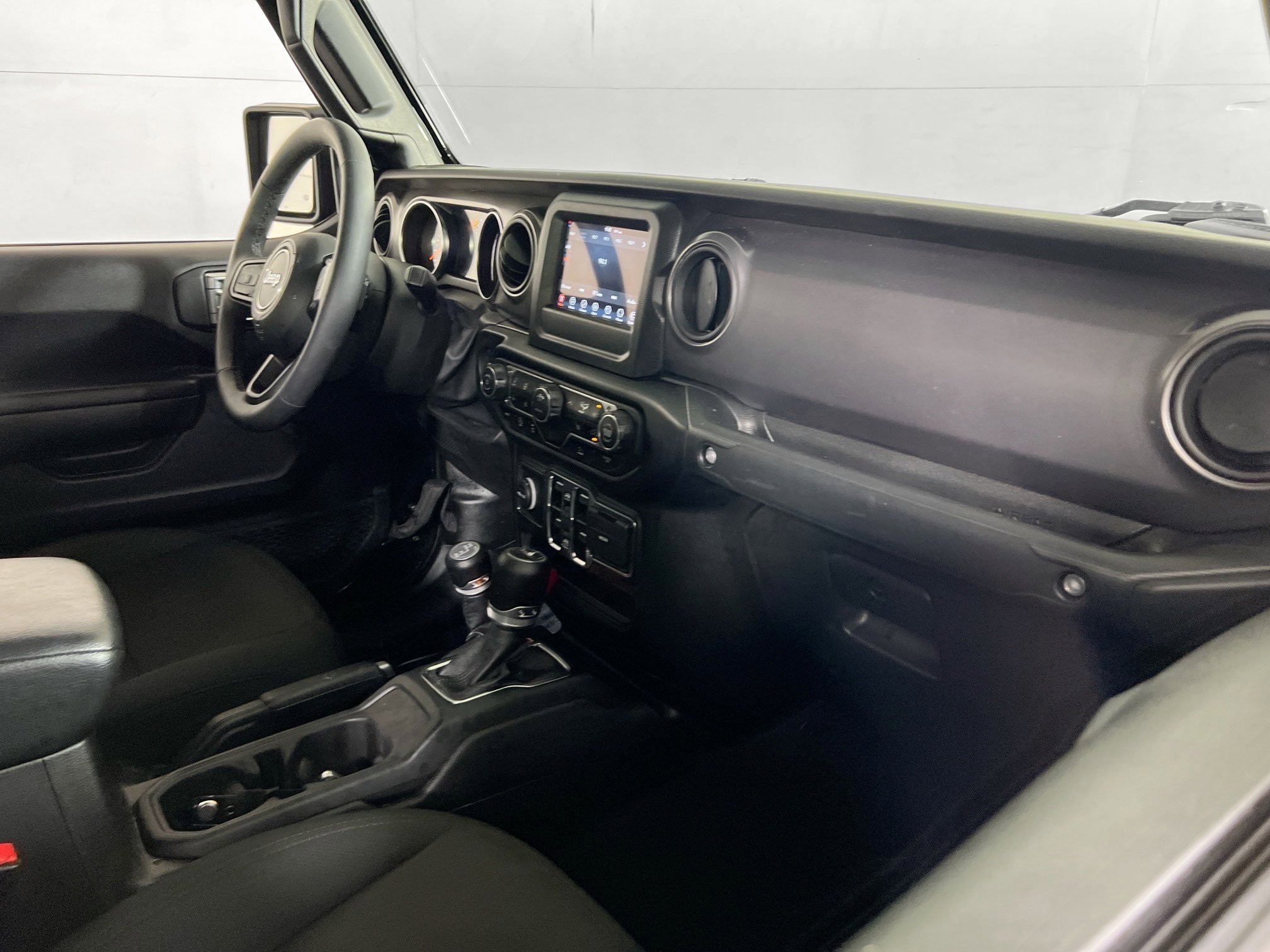 Used 2023 Jeep Gladiator Sport AWD/4WD image 27