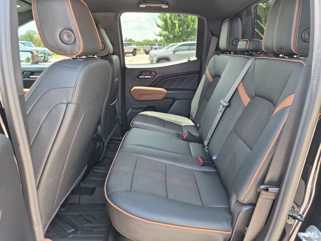Used 2025 GMC Canyon AT4 w/ Nightfall Edition AWD/4WD image 36