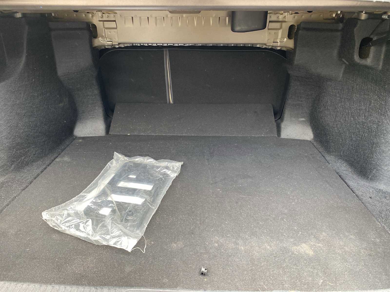 Used 2018 Toyota Camry LE w/ Moonroof Package image 30