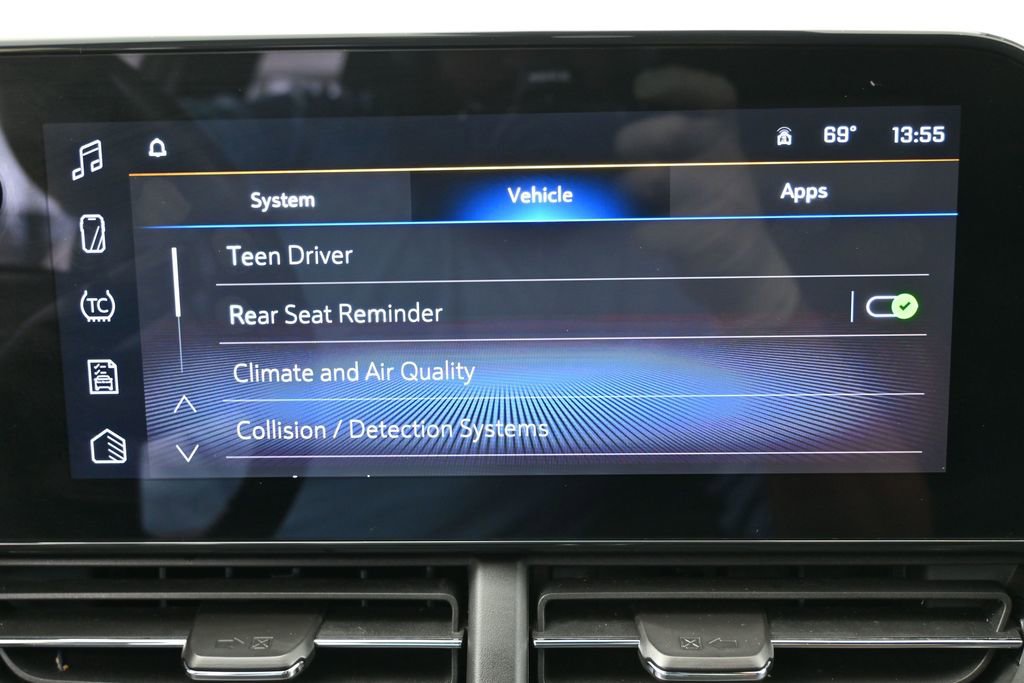 Used 2024 Chevrolet Trax RS FWD image 23