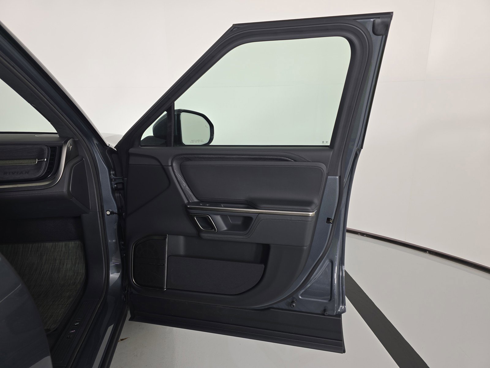 Used 2022 Rivian R1T Adventure AWD/4WD image 20