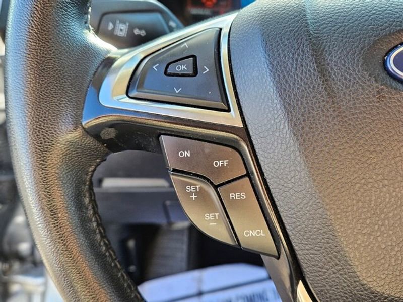 Used 2023 Ford Edge SEL image 25