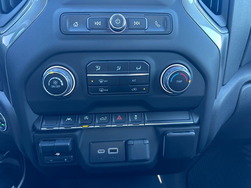 Used 2023 Chevrolet Silverado 1500 Custom image 18