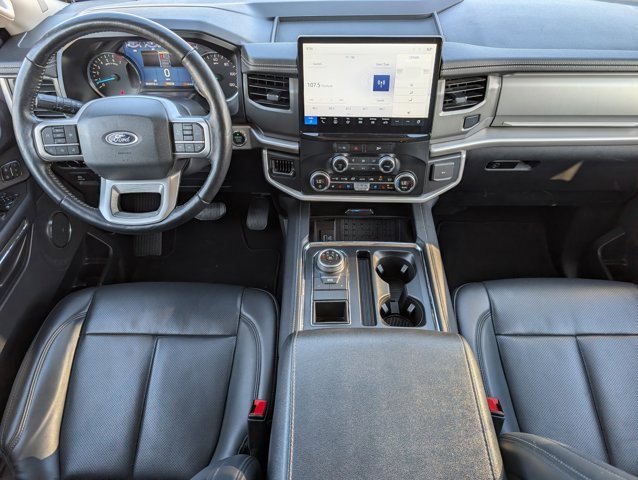 Used 2024 Ford Expedition XLT image 5