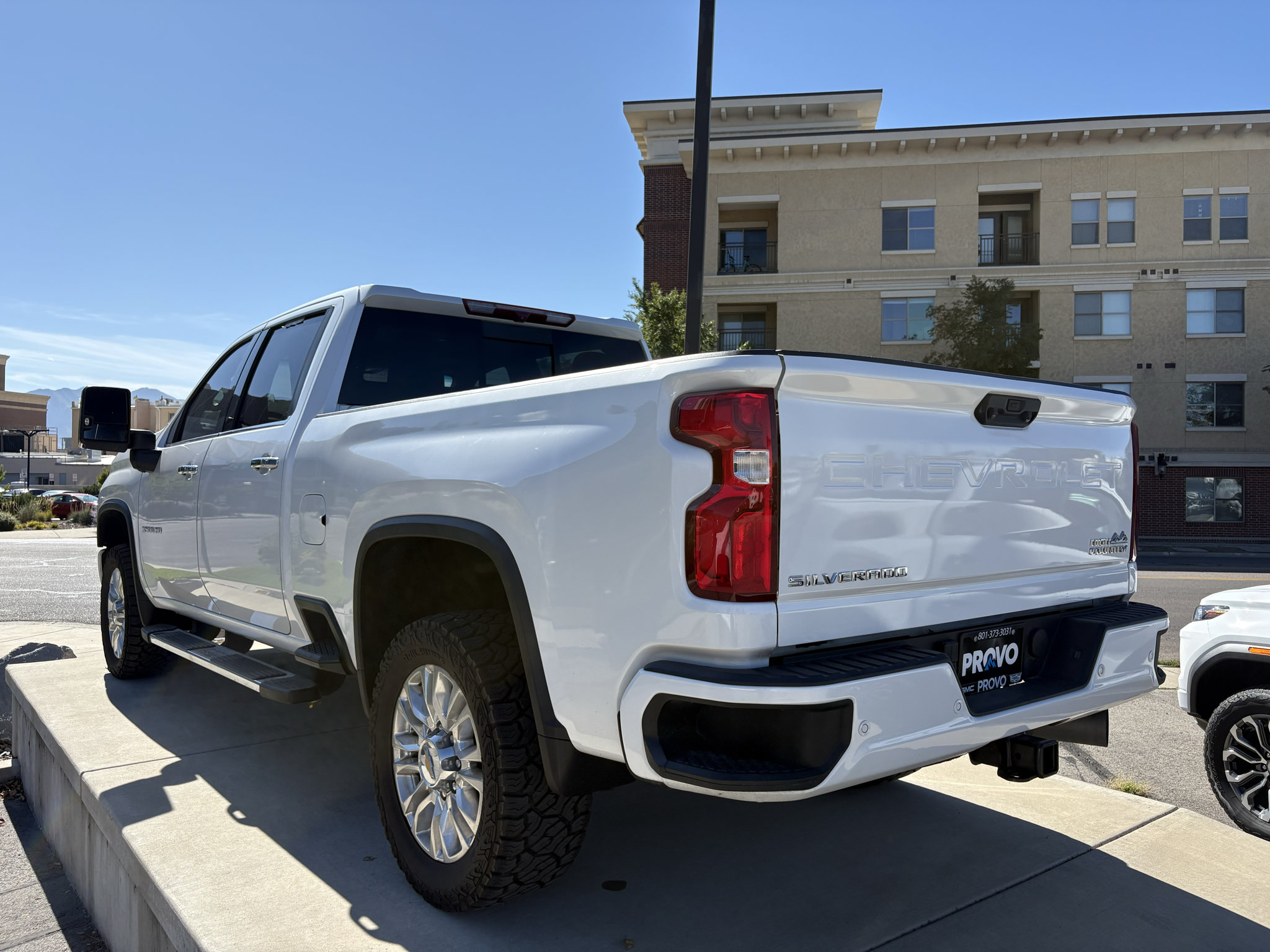 Used 2022 Chevrolet Silverado 3500 High Country AWD/4WD image 11