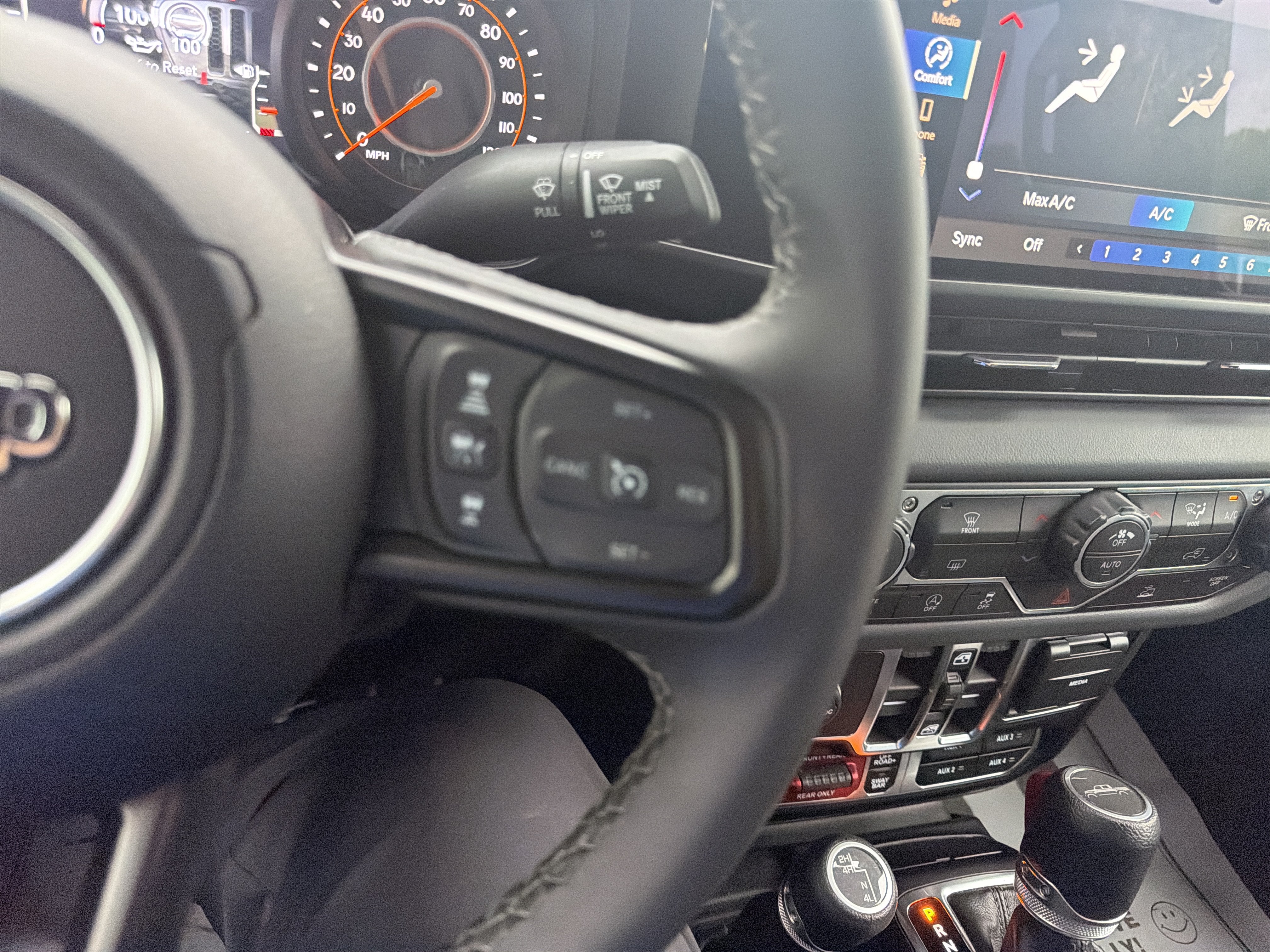 Used 2026 Jeep Gladiator Rubicon AWD/4WD image 19
