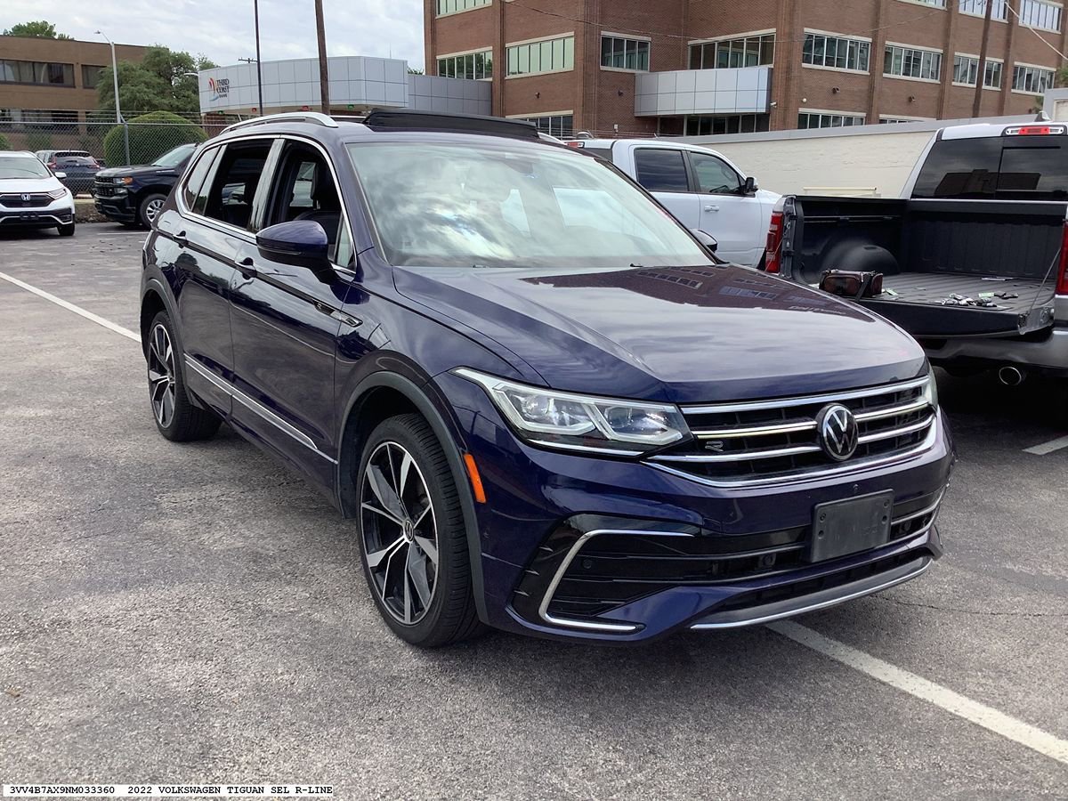 Used 2022 Volkswagen Tiguan SEL R-Line AWD/4WD image 3