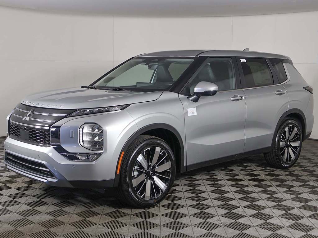 New 2025 Mitsubishi Outlander SE image 11