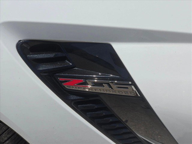 Used 2015 Chevrolet Corvette Z06 w/ 3LZ Preferred Equipment Group RWD image 23