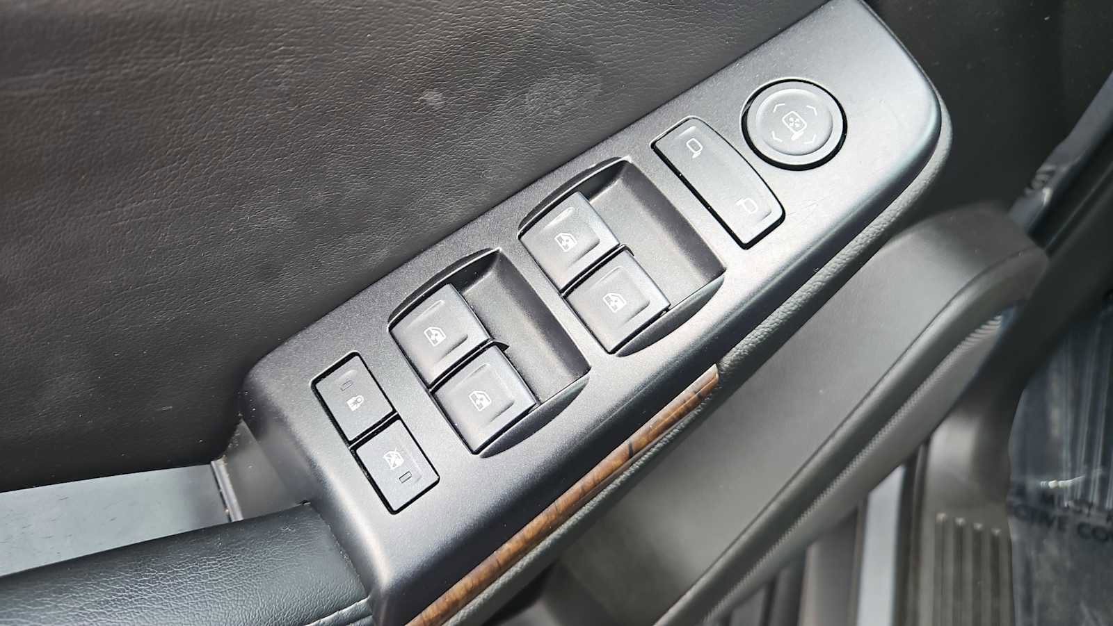 Used 2018 Chevrolet Suburban LS w/ Enhanced Driver Alert Package image 16