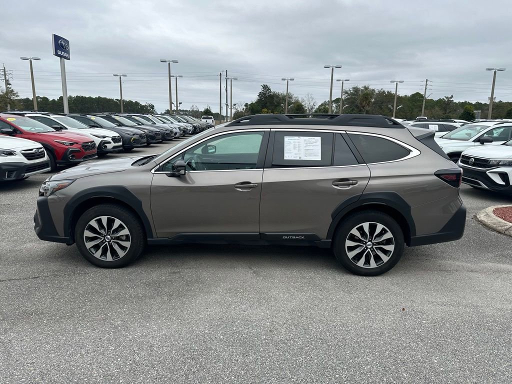 Used 2023 Subaru Outback Limited image 12