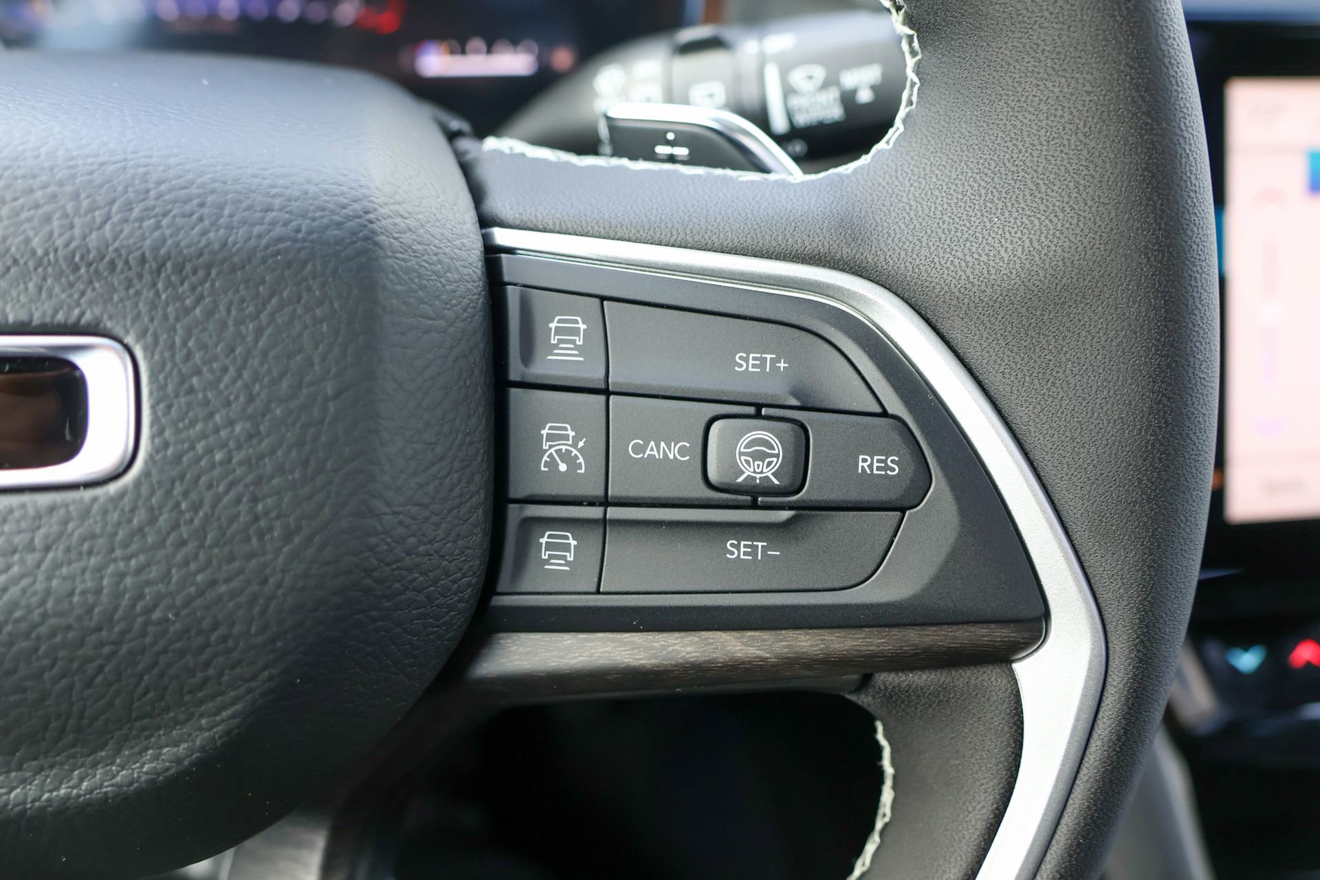New 2026 Jeep Grand Cherokee L Limited w/ Limited Altitude Package image 30