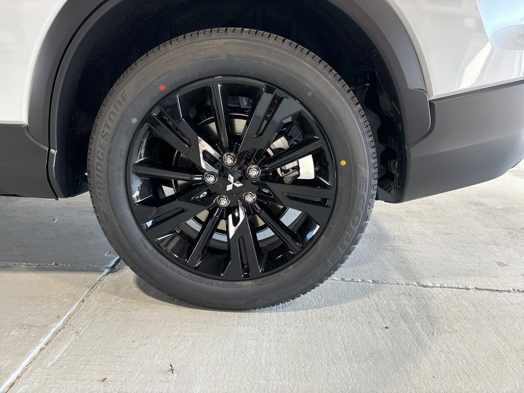 New 2026 Mitsubishi Eclipse Cross LE AWD/4WD image 7