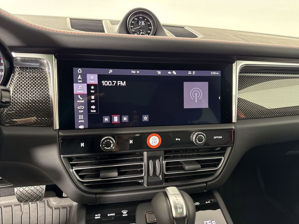 New 2026 Porsche Macan GTS AWD/4WD image 28