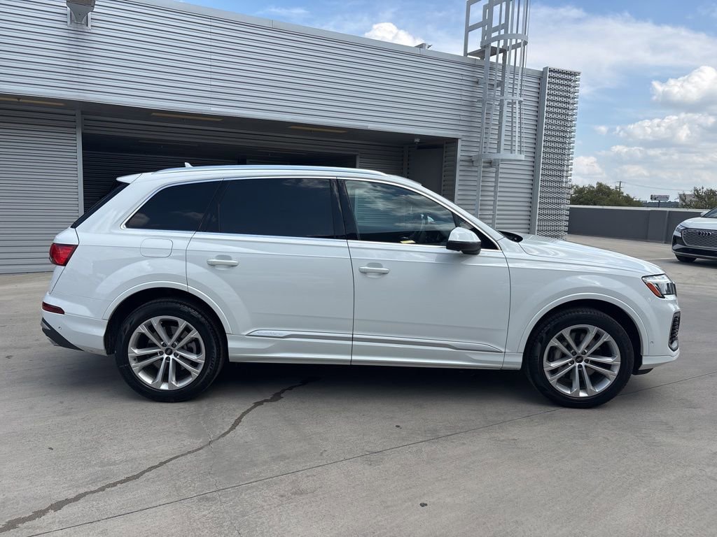 Certified 2025 Audi Q7 3.0T Premium Plus image 4