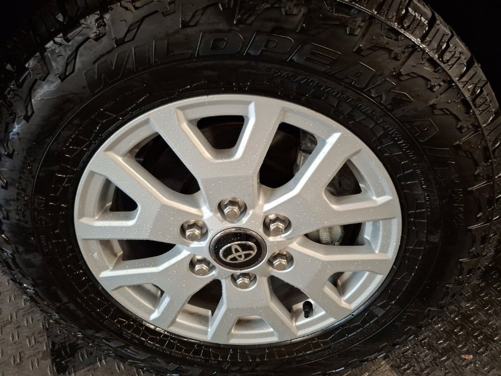 Used 2025 Toyota Tacoma SR w/ SR Upgrade Package RWD image 4