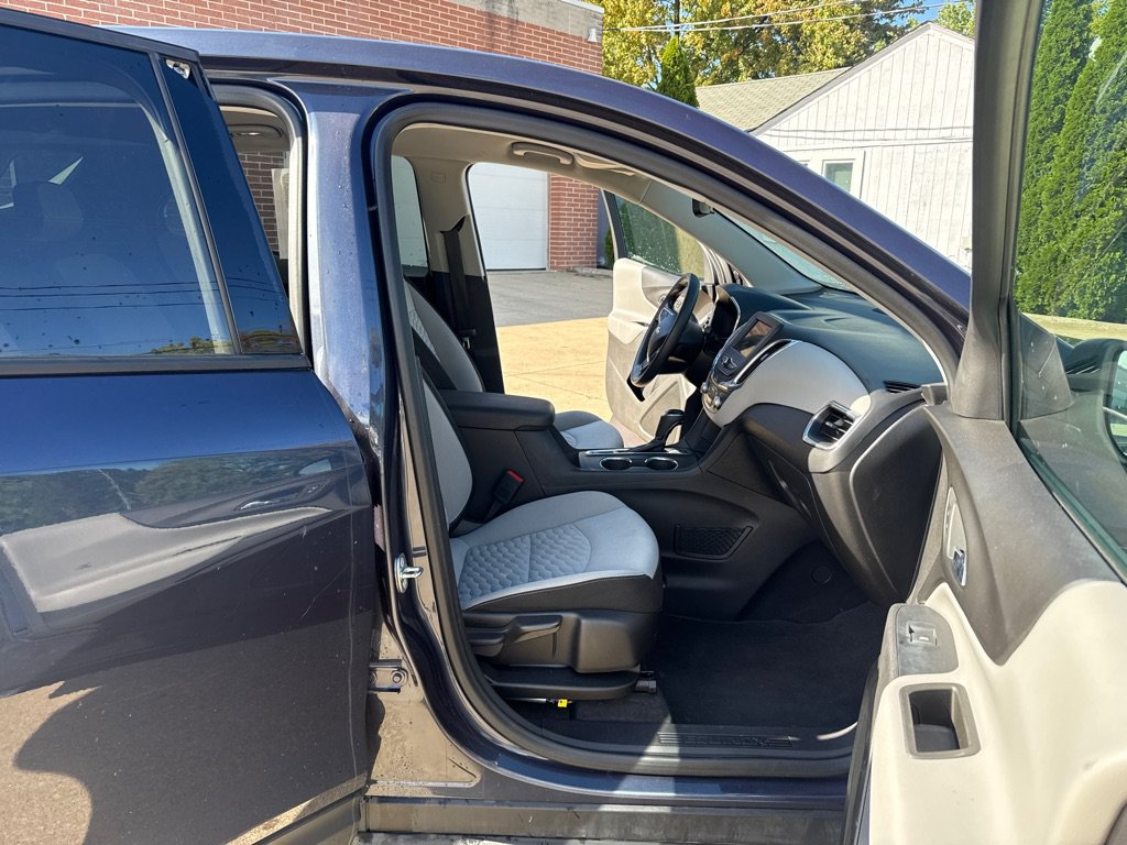 Used 2019 Chevrolet Equinox LS AWD/4WD image 11