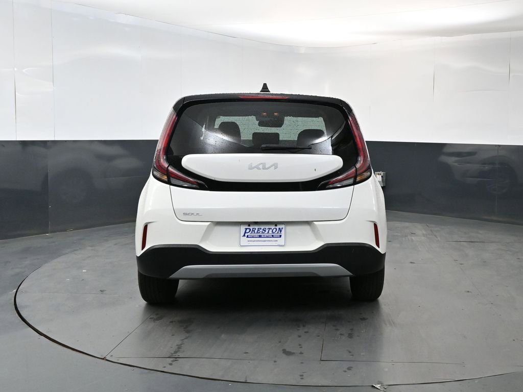 Used 2023 Kia Soul LX FWD image 4