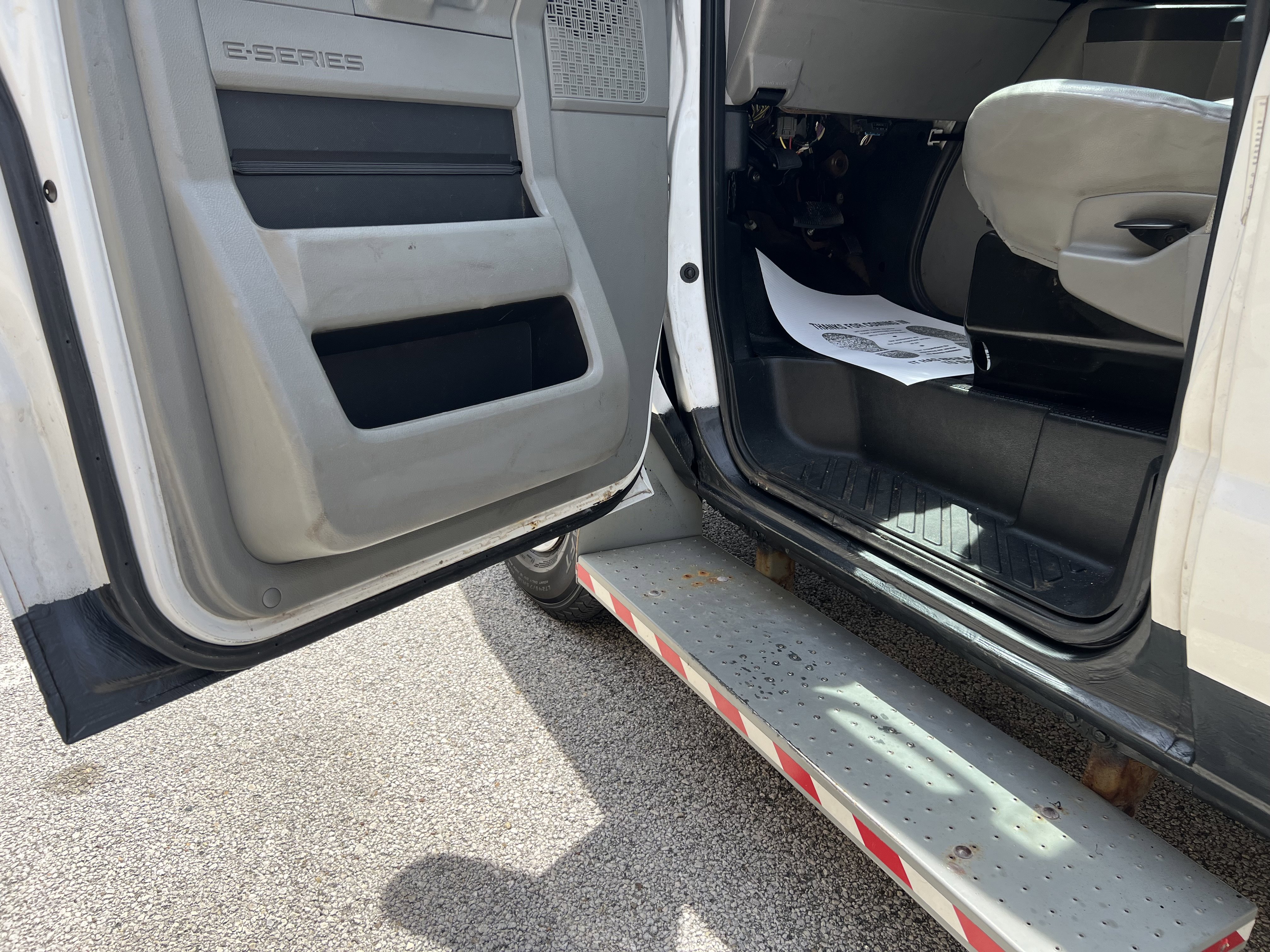 Used 2013 Ford E-250 and Econoline 250 Extended w/ PWR Group RWD image 28