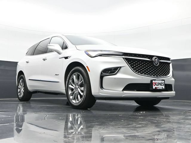 Used 2023 Buick Enclave Avenir w/ Avenir Technology Package AWD/4WD image 44