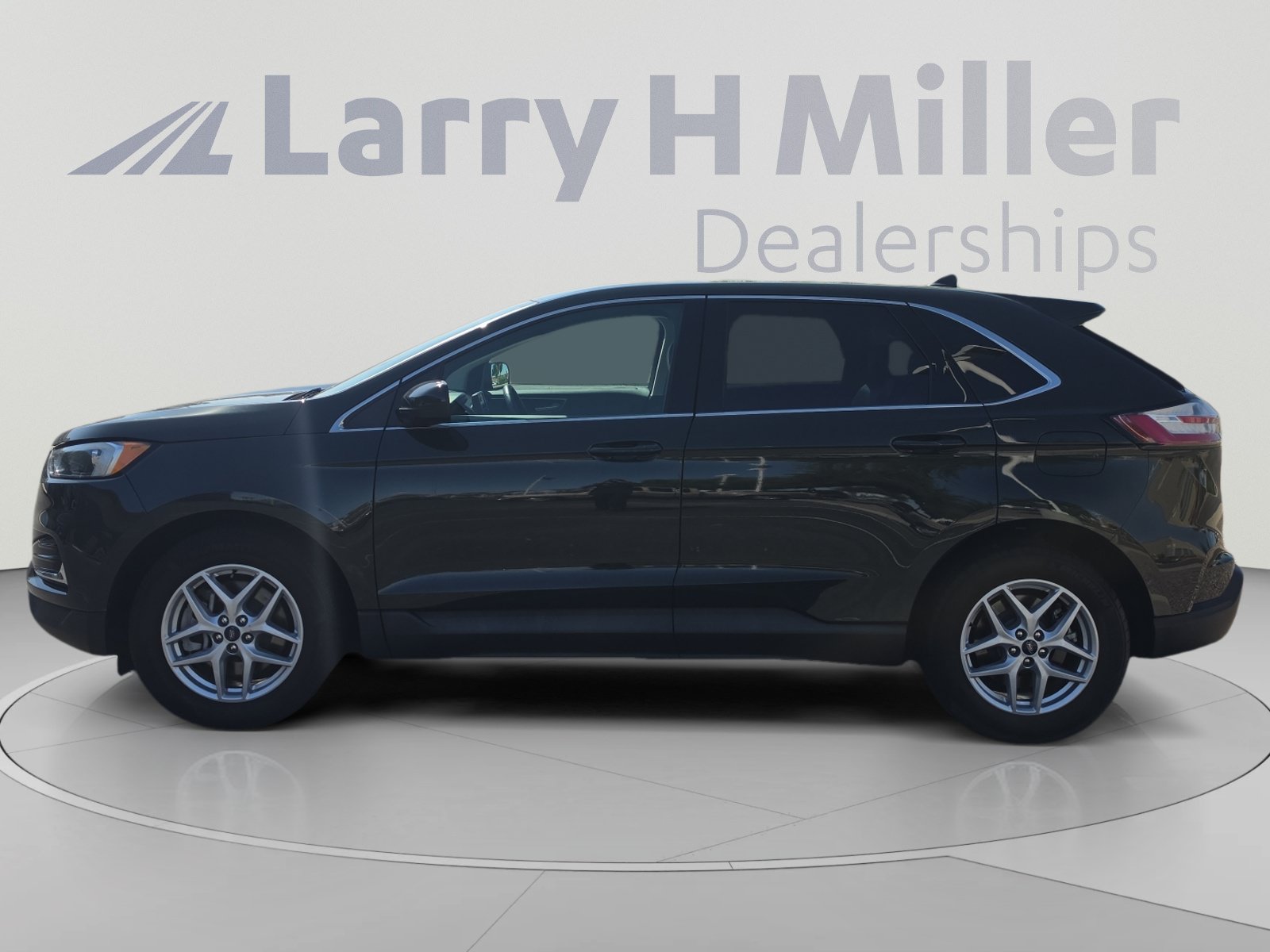 Used 2022 Ford Edge SEL AWD/4WD image 2