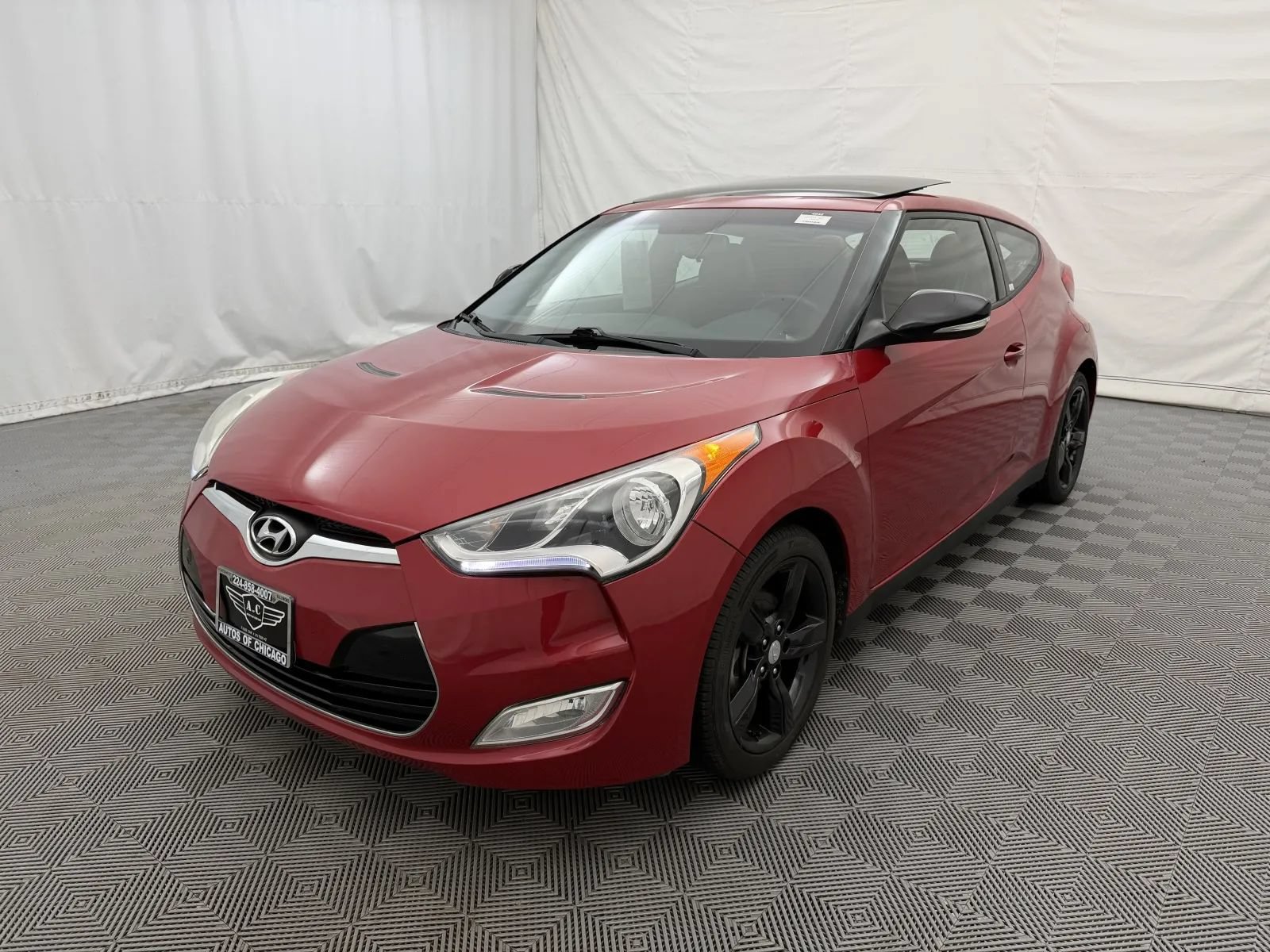 Used 2014 Hyundai Veloster w/ Style Package 02 FWD image 2