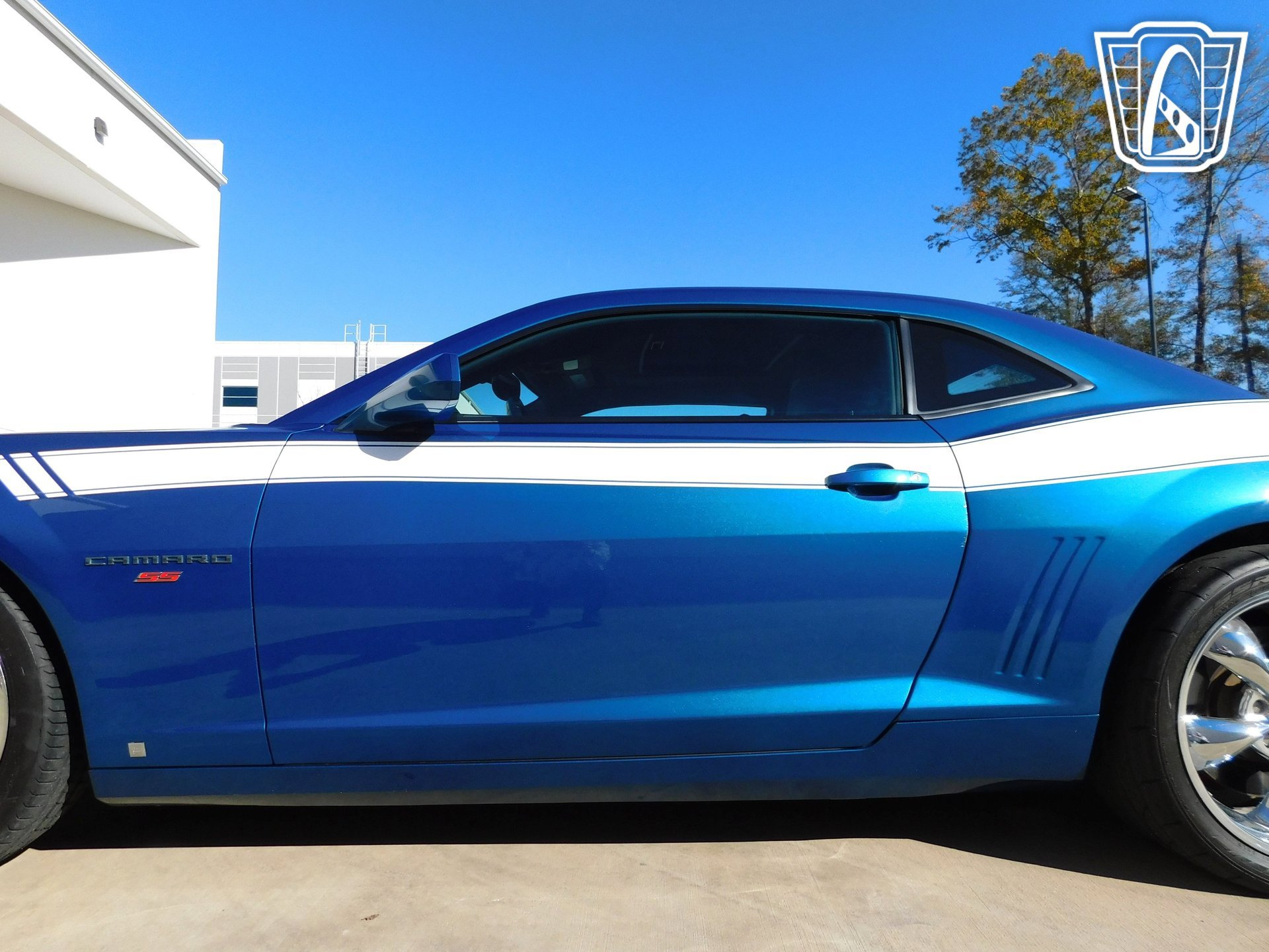 Used 2010 Chevrolet Camaro SS RWD image 12
