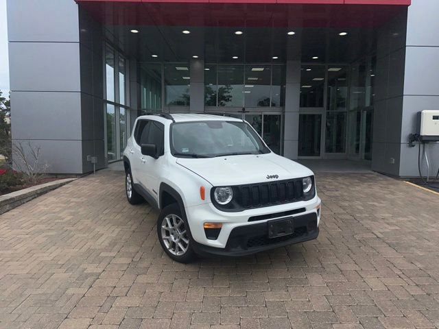Used 2020 Jeep Renegade Sport w/ Sport Appearance Group AWD/4WD image 2