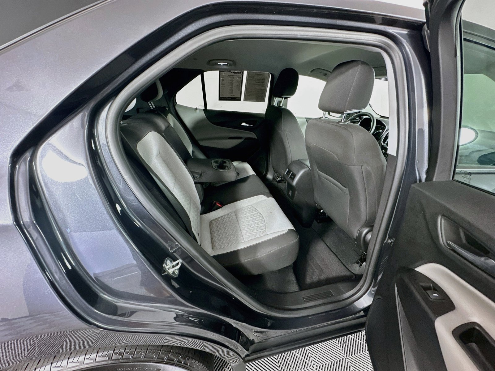 Used 2022 Chevrolet Equinox LS w/ LS Convenience Package FWD image 24