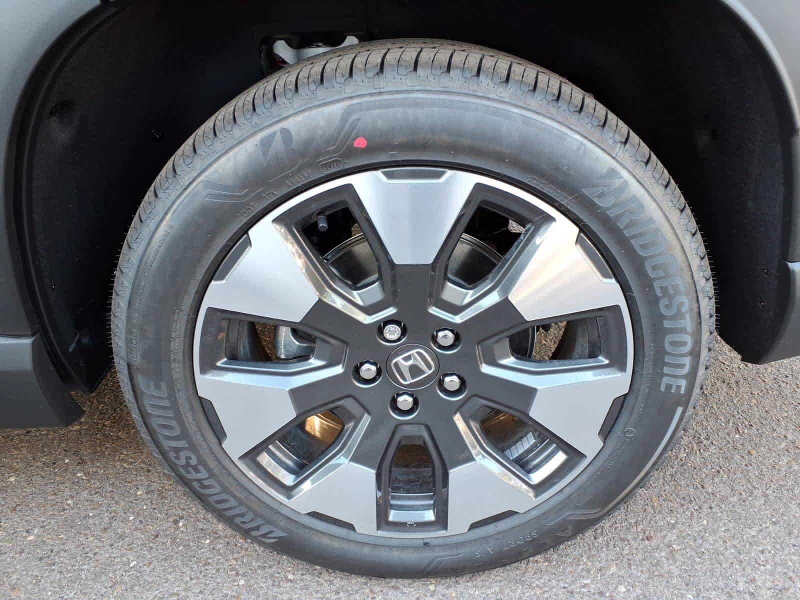 New 2026 Honda Pilot Touring image 8