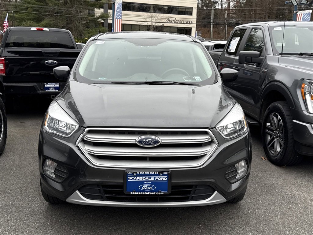 Used 2019 Ford Escape SE image 2
