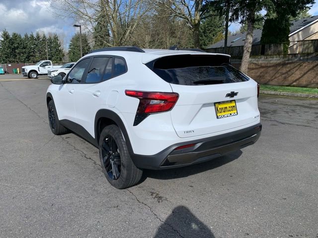 Used 2025 Chevrolet Trax ACTIV w/ Driver Confidence Package image 3