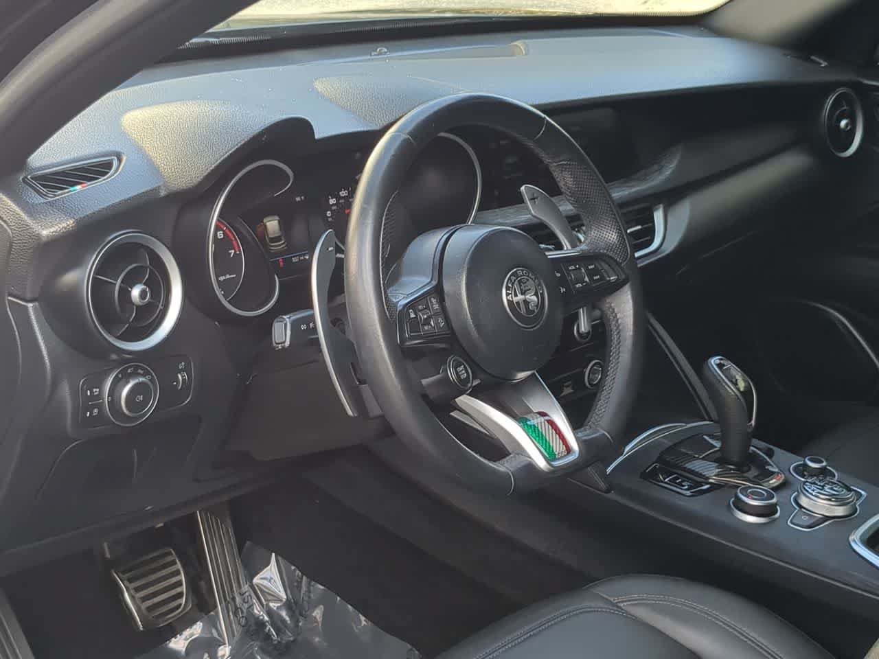 Used 2022 Alfa Romeo Stelvio Sprint AWD/4WD image 10
