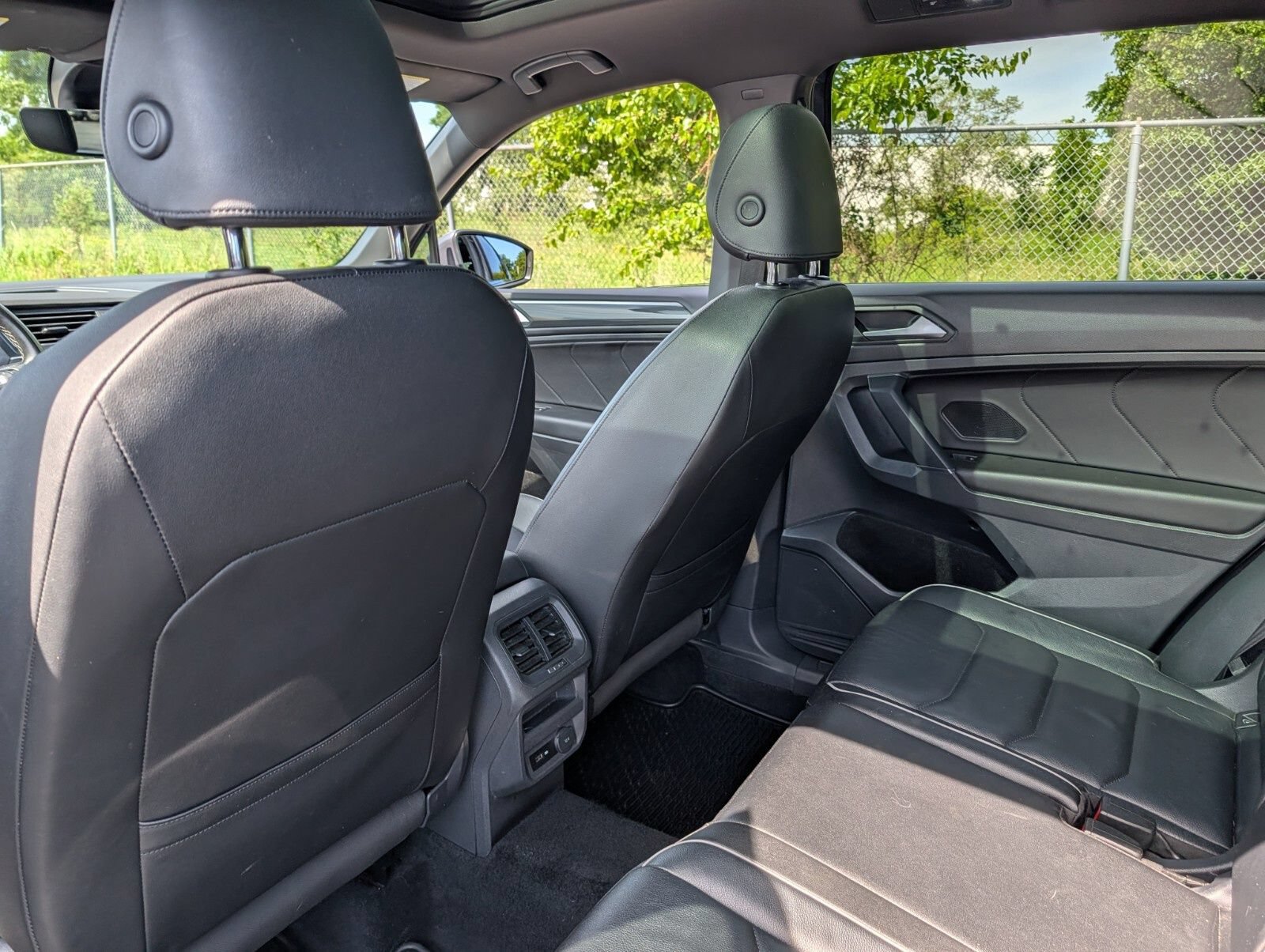 Used 2020 Volkswagen Tiguan SEL Premium R-Line AWD/4WD image 23