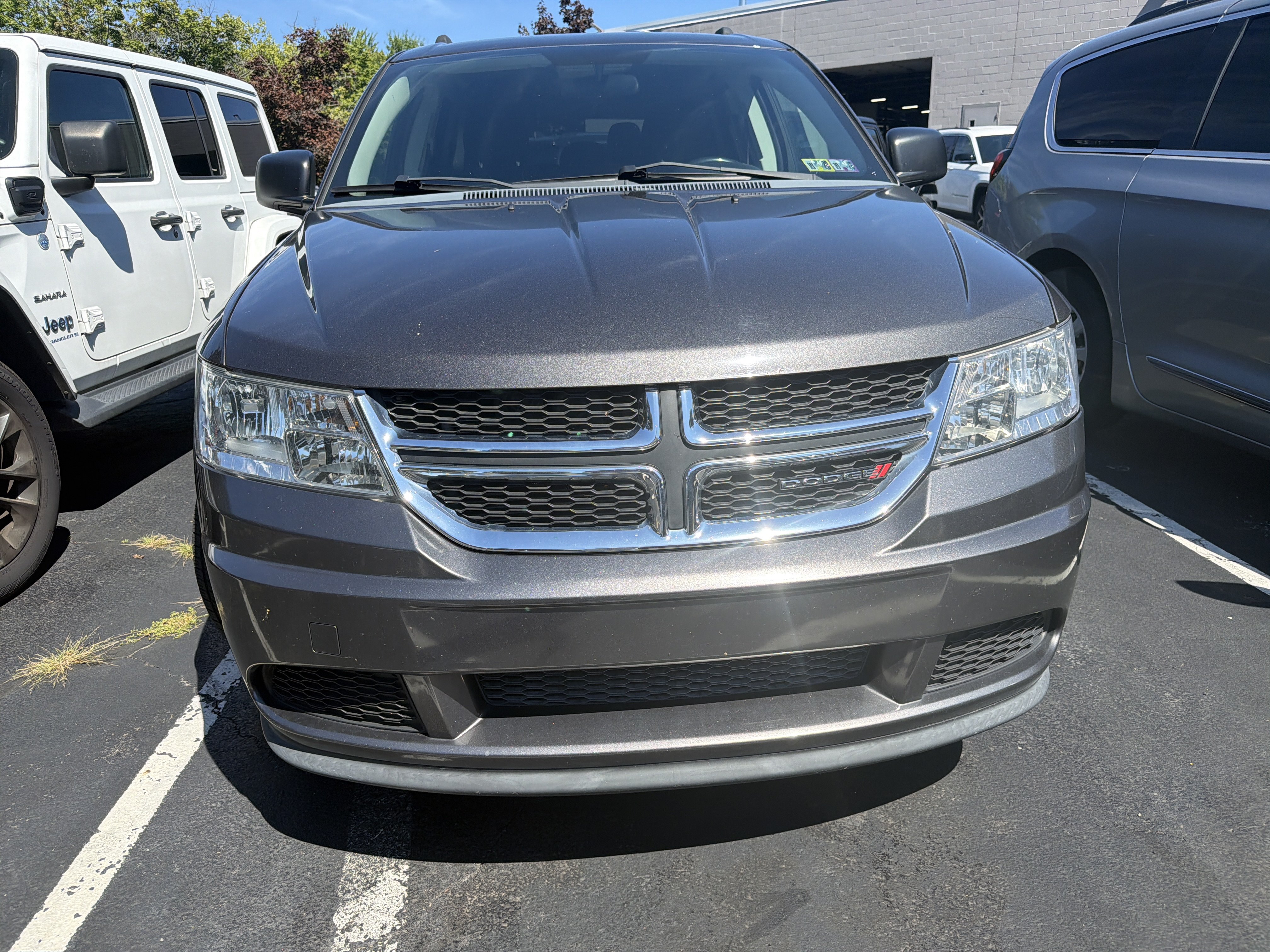 Used 2016 Dodge Journey SE w/ Flexible Seating Group FWD image 2