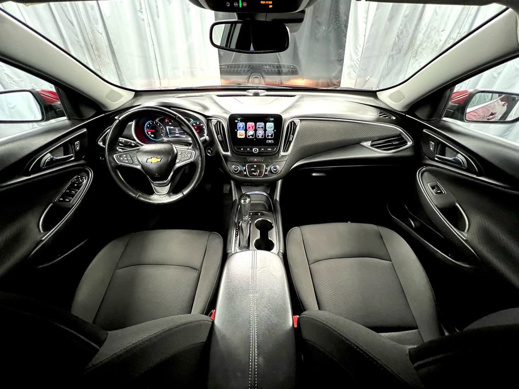 Used 2018 Chevrolet Malibu LT w/ Driver Confidence Package image 17