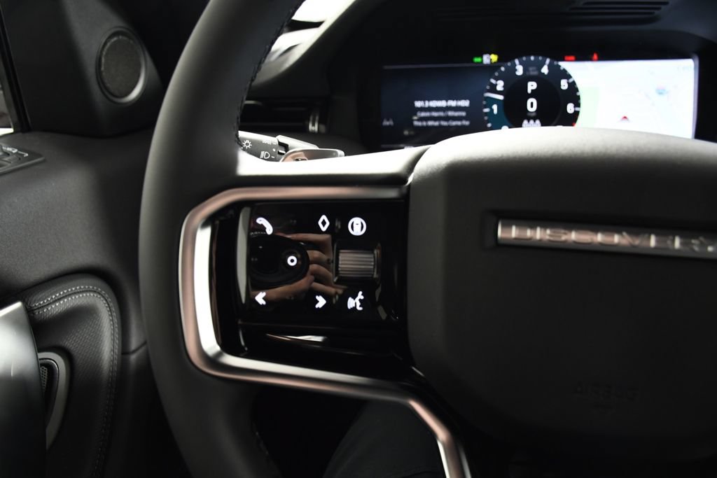 Certified 2025 Land Rover Discovery Sport Dynamic SE AWD/4WD image 29