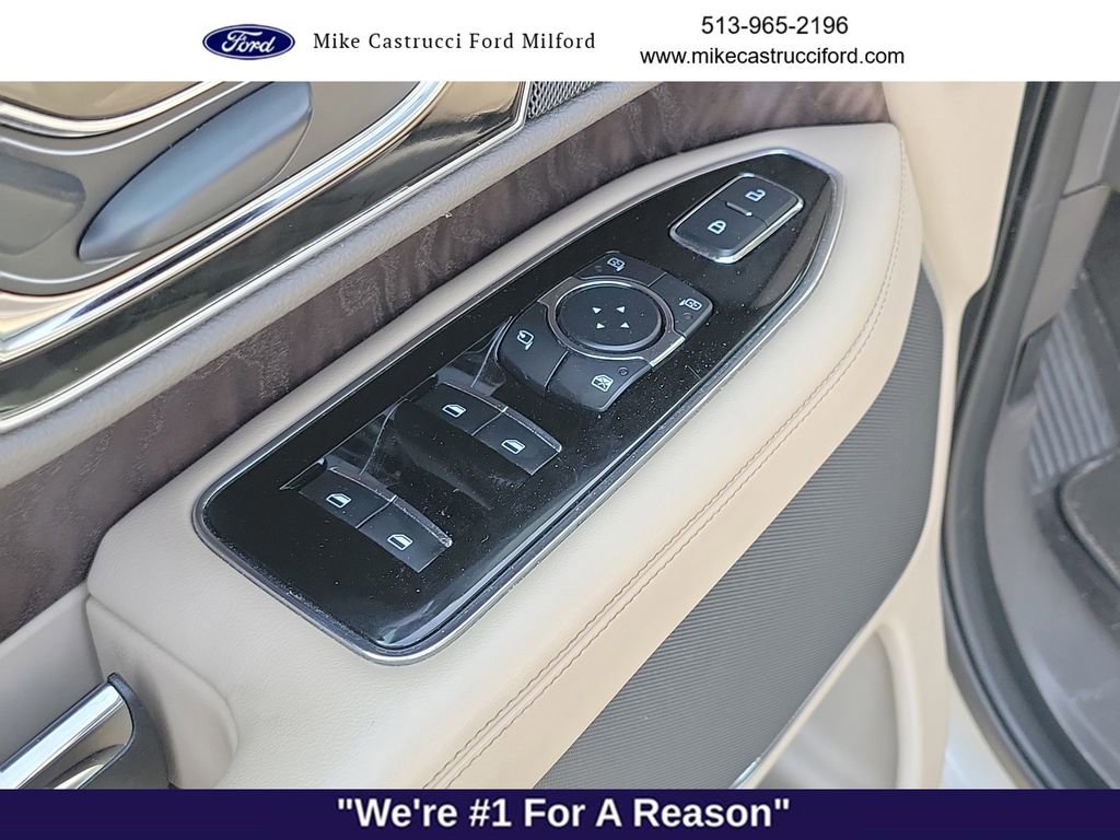 Used 2024 Lincoln Navigator Premiere AWD/4WD image 23