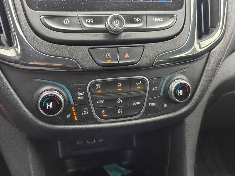 Certified 2022 Chevrolet Equinox RS w/ Infotainment Package AWD/4WD image 16