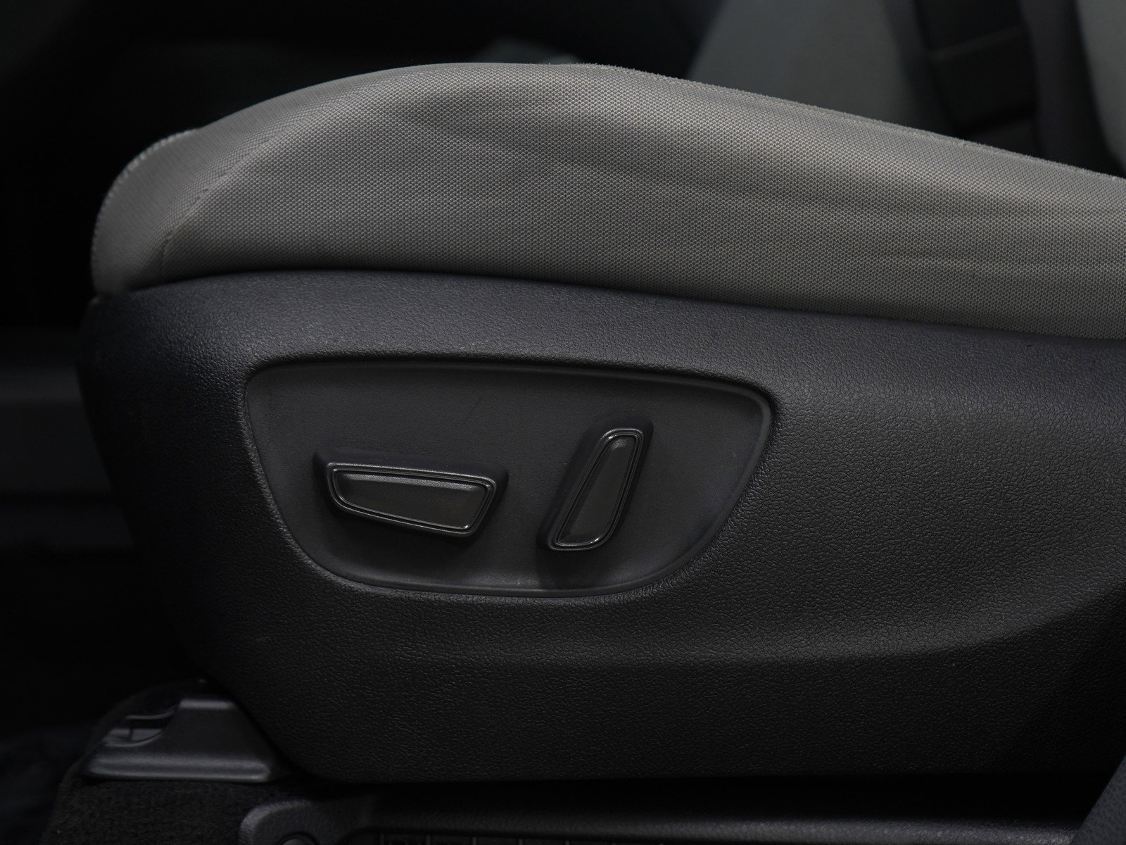 Used 2024 Toyota Sienna LE FWD image 25