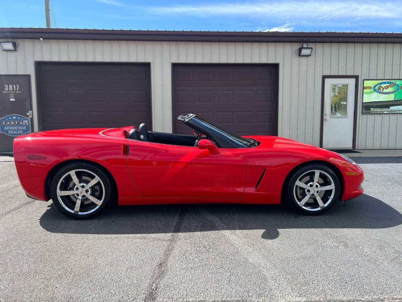 Used 2010 Chevrolet Corvette Convertible w/ Preferred Equipment Group RWD image 32