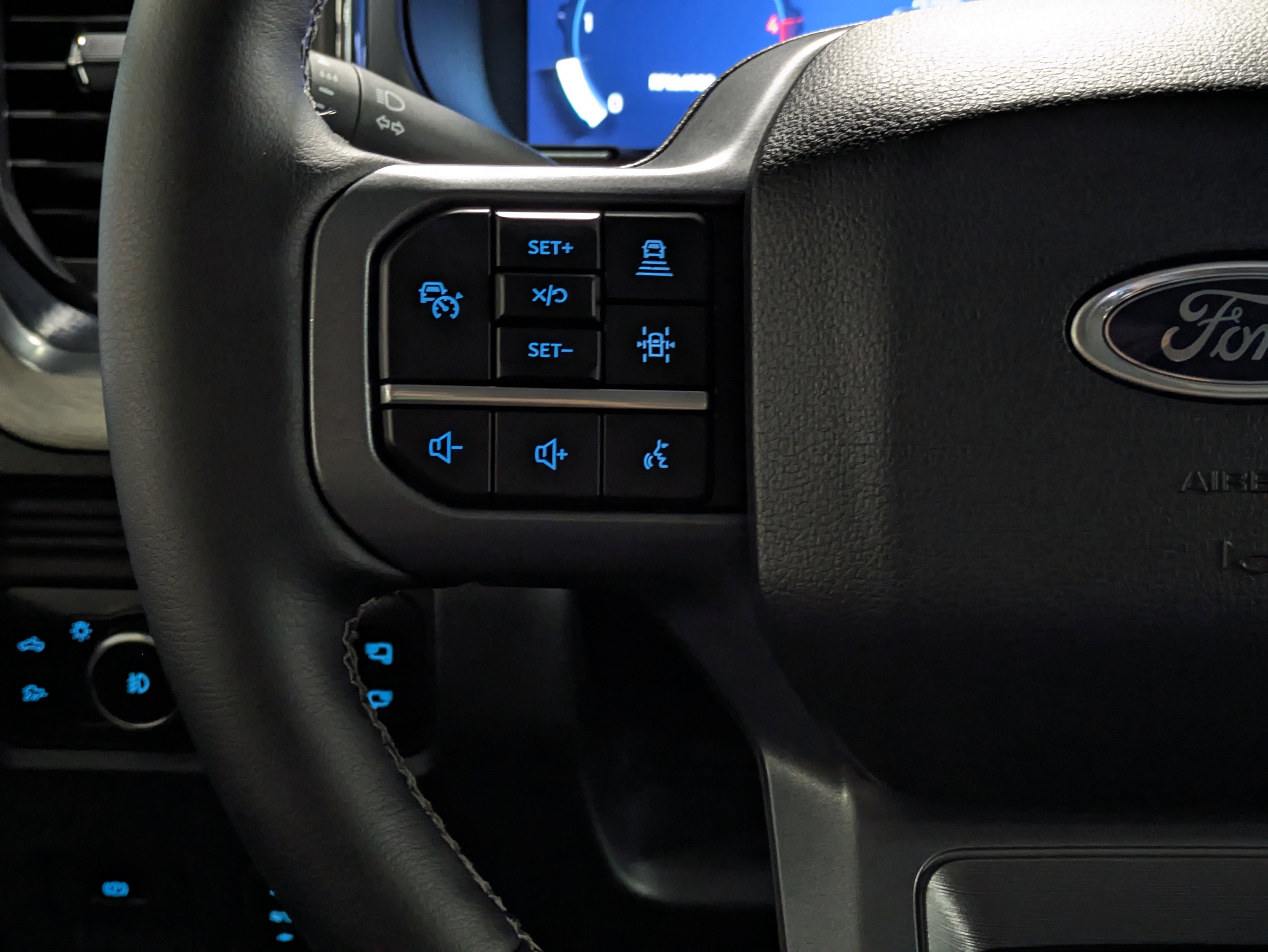 New 2025 Ford F250 Lariat w/ Lariat Ultimate Package image 43