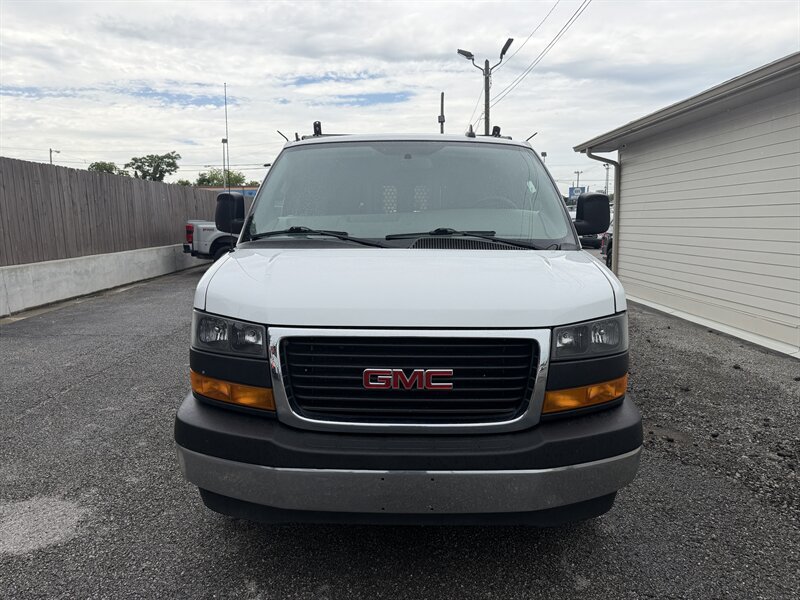 Used 2022 GMC Savana 2500 w/ Chrome Appearance Package RWD image 4